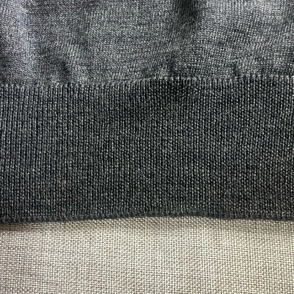 Saks Fifth Avenue Gray 100% virgin Wool Italy Button Down Seater Vest Size L